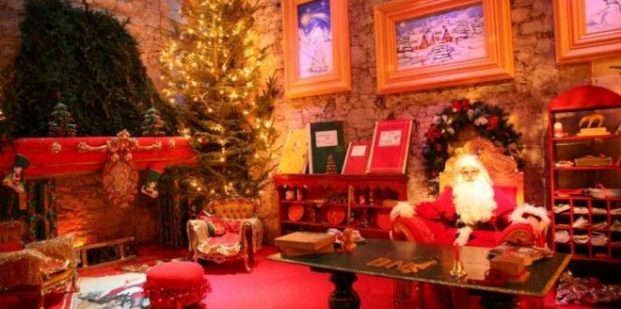 Dormire Nella Casa Di Babbo Natale.La Casa Di Babbo Natale Di Montecatini Italia Con I Bimbi
