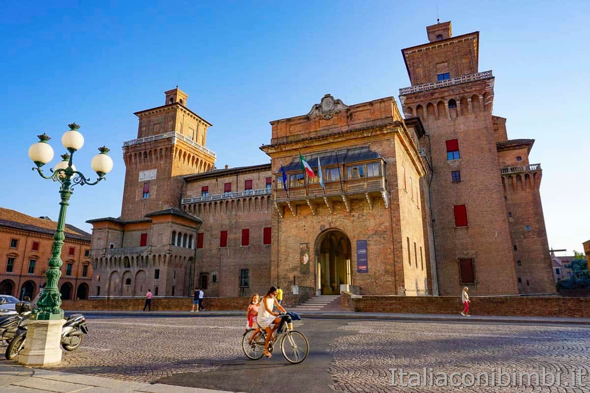 Ferrara- castello esterni