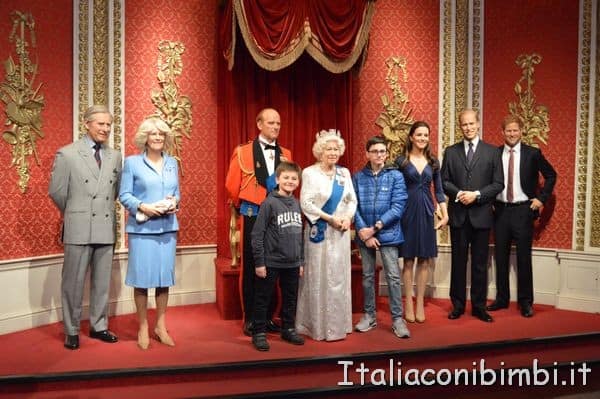 famiglia reale inglese al Madame Tussauds di Londra