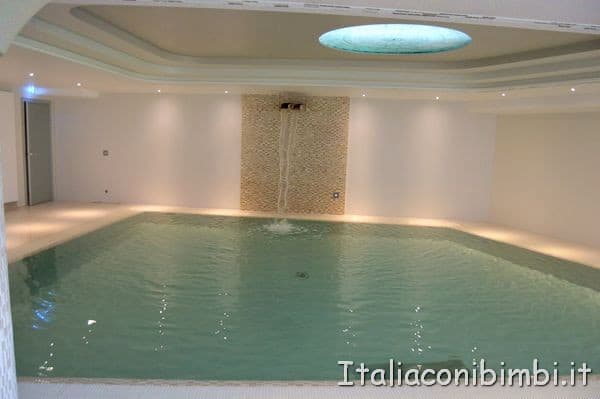 piscina della spa dell'hotel Valle di Assisi Resort and spa