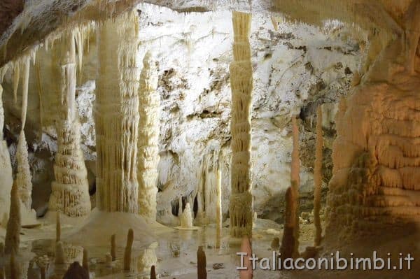 Grotte di Frasassi immagini