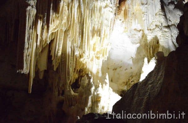 Grotte di Frasassi stalattiti