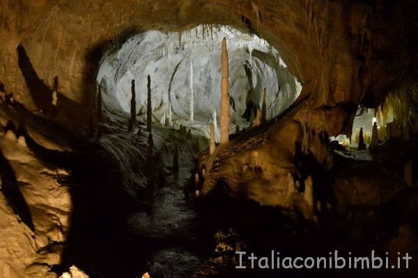 ombre alle Grotte di Frasassi