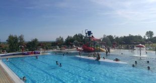 piscina del parco acquatico al Camping Capalonga di Bibione