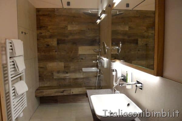 bagno della Family Suite del Camping Vidor Resort