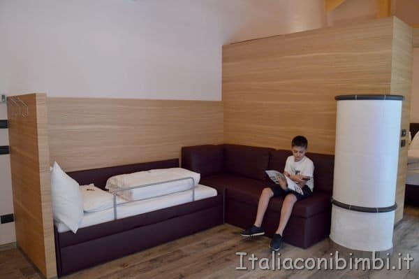 soggiorno della family suite del Camping Vidor