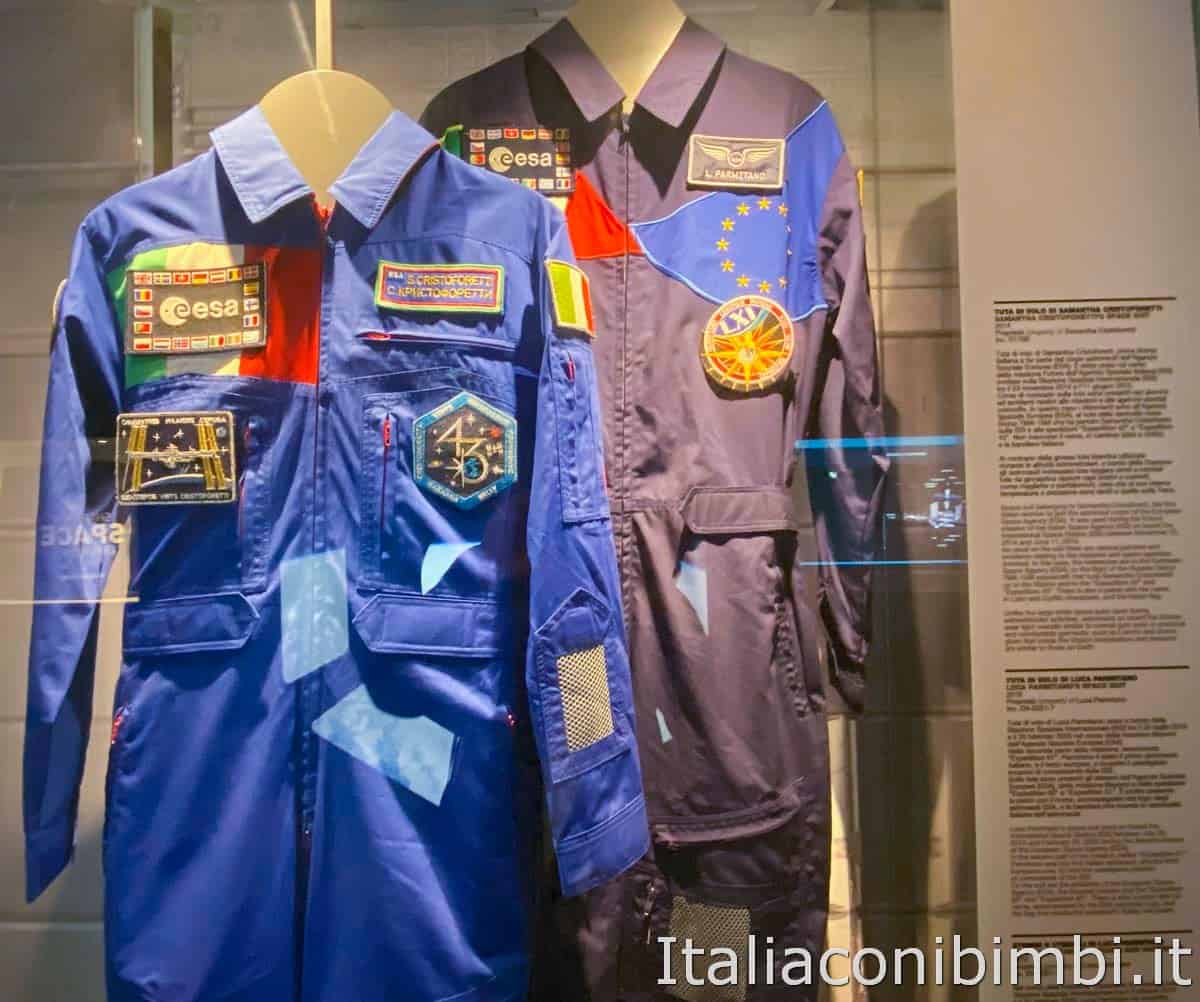 Milano - Museo della scienza - tuta di Samantha Cristoforetti