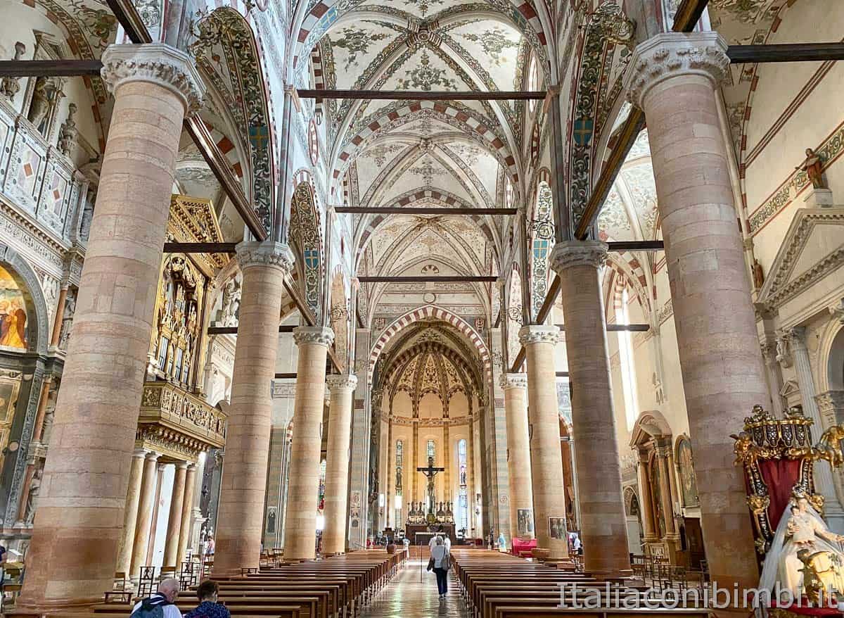 Verona - Basilica di Santa Anastasia - interni