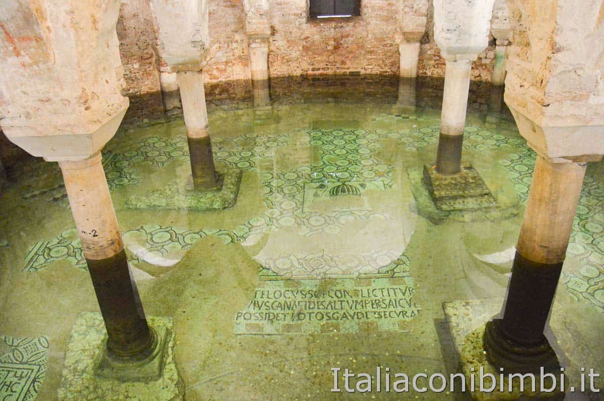 Ravenna - chiesa di San Francesco con i pesci rossi