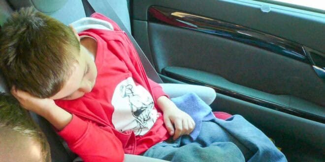 bambino su - seggiolino auto